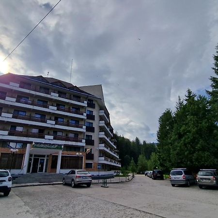 Hotel Bradul - 科瓦斯纳 外观 照片