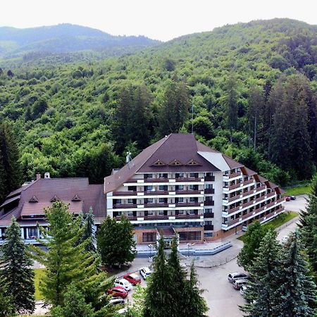 Hotel Bradul - 科瓦斯纳 外观 照片